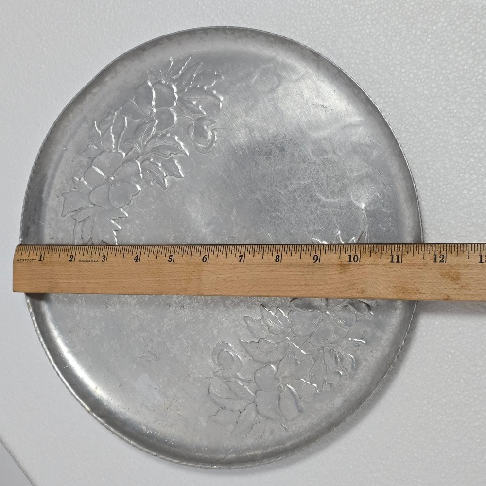 Vintage 1940s 1950s Aluminum Round Serving Tray 11 in Embossed Floral - Picture 5 of 8